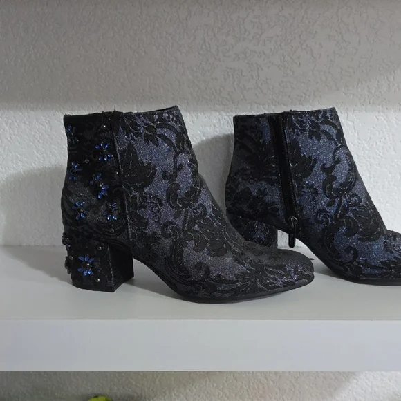 Circus by Sam Edelman Black and Blue Floral Ankle Boots - Picture 1 of 5
